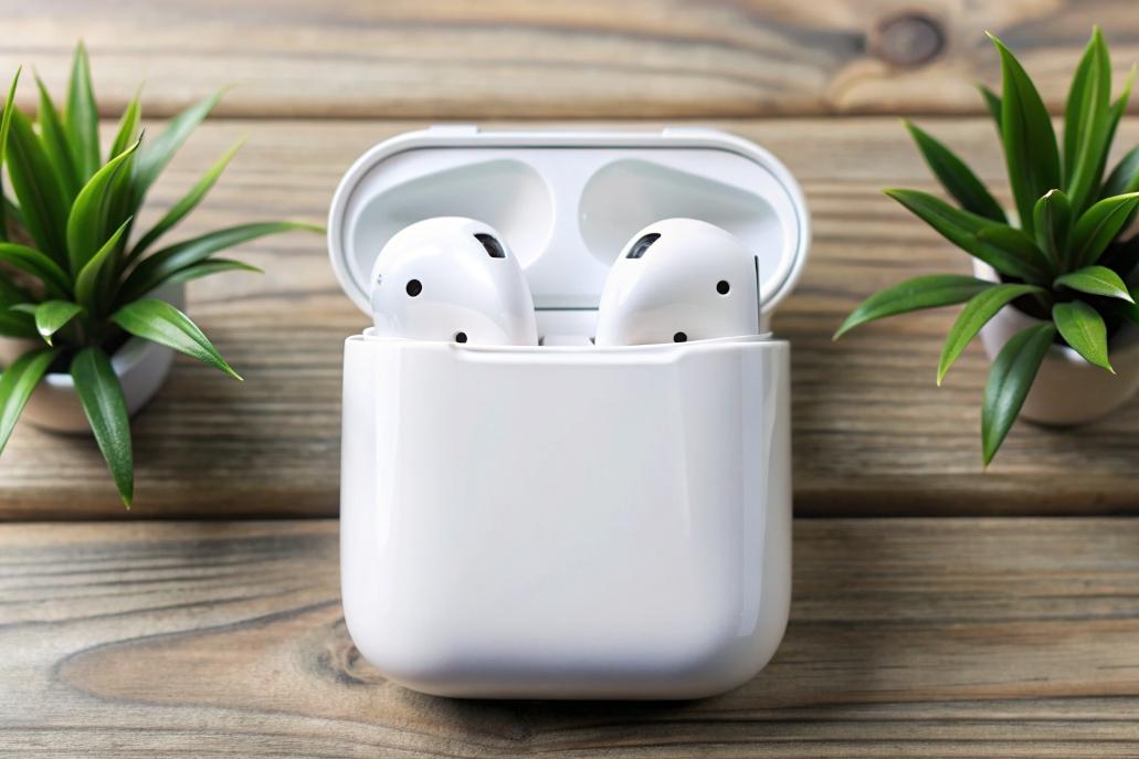 Нові AirPods: інфрачервоні камери для покращеного просторового аудіо